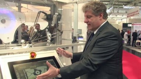 Lenze: HMI mit Gestensteuerung und 3D